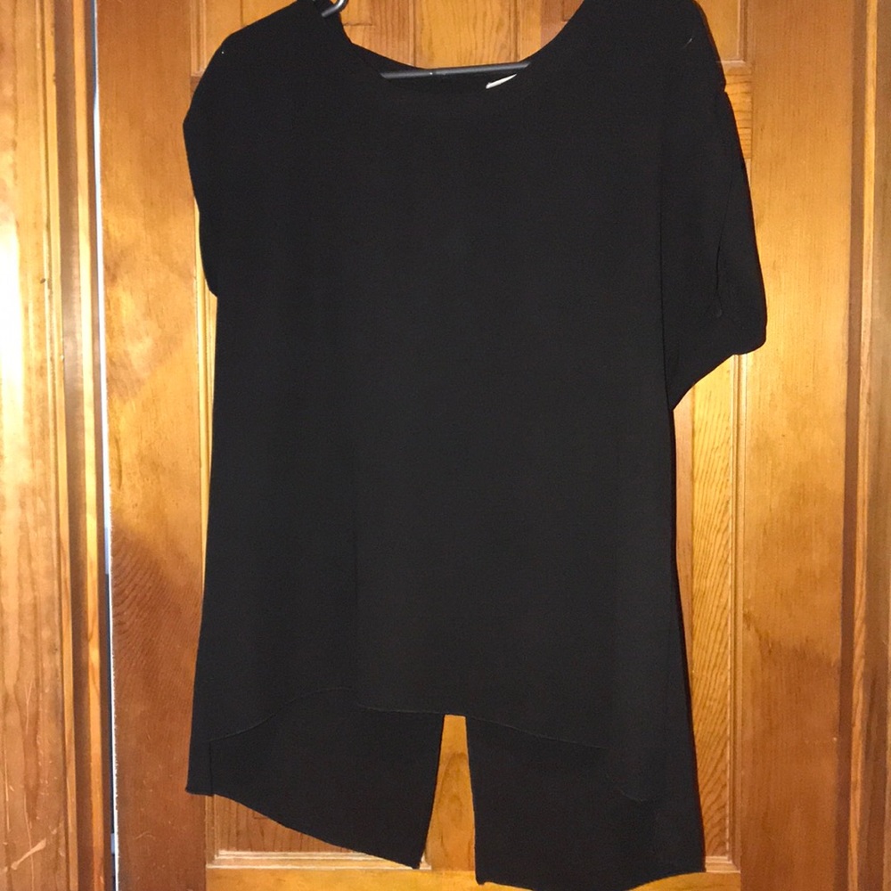 Black t shirt blouse